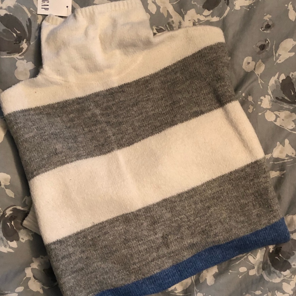 GAP Color Block Turtle Neck